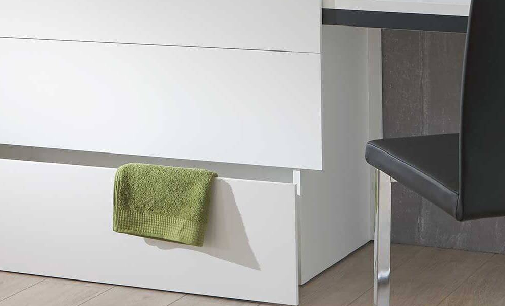 Bacher Couch, Esstische, Stühle und TV-Möbel Bacher Couch, Esstische, Stühle und TV-Möbel