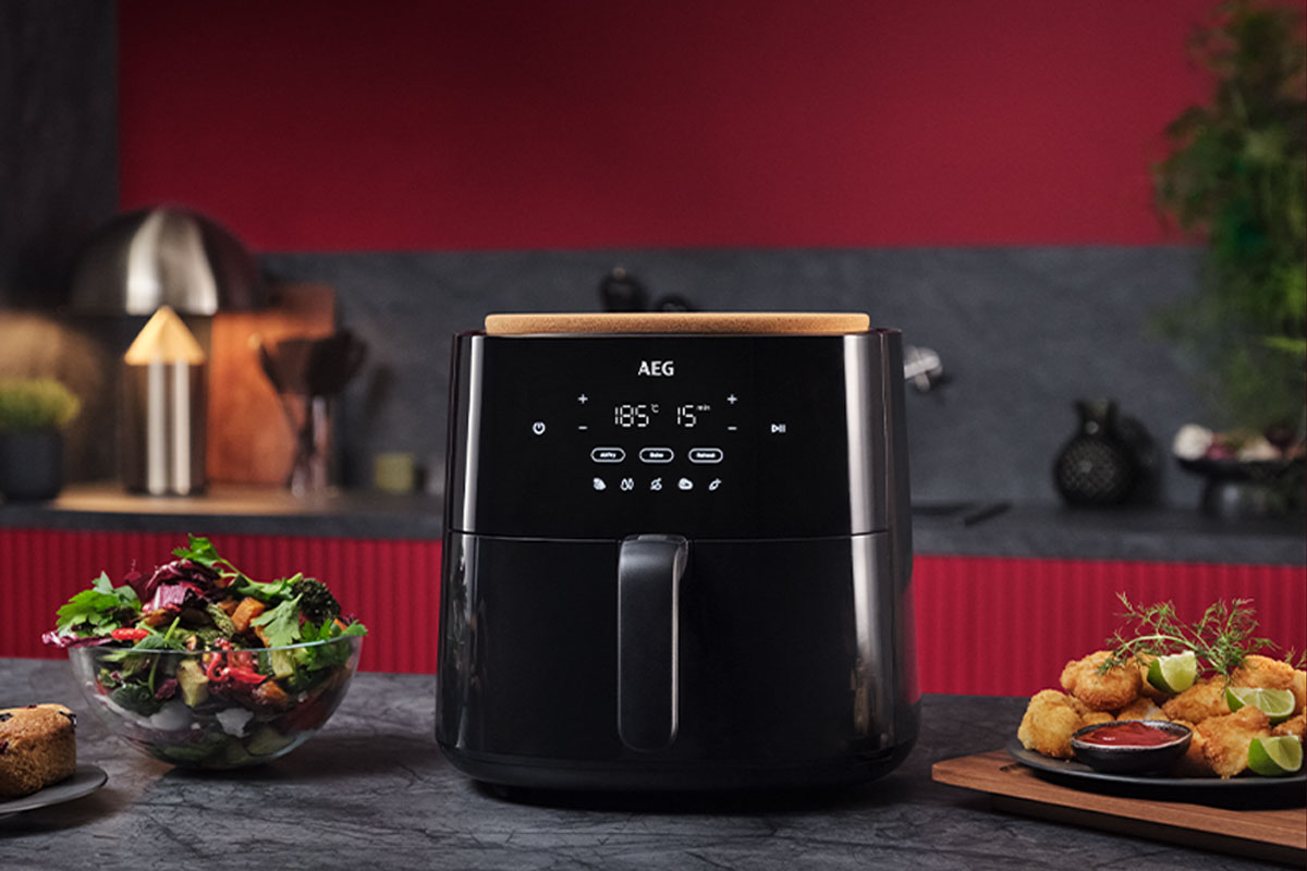 AEG Premium-Heißluftfritteuse AAF5B gratis 