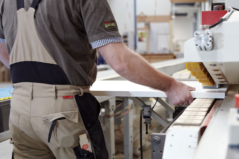 Aus besonderem Holz geschnitzt